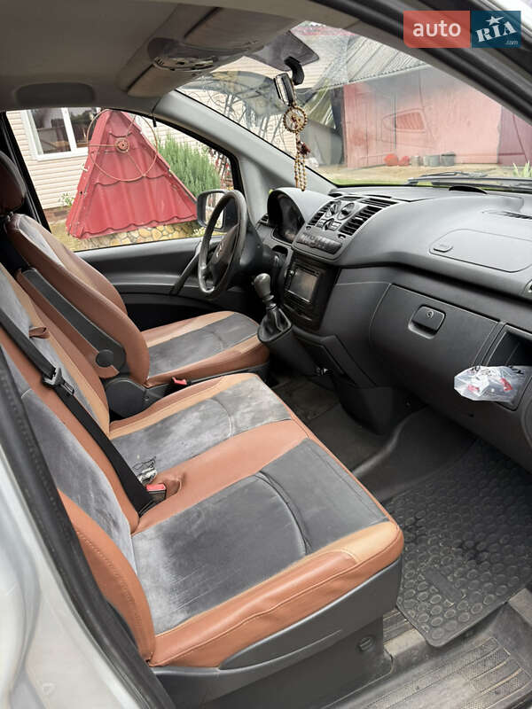 Грузопассажирский фургон Mercedes-Benz Vito 2011 в Калуше
