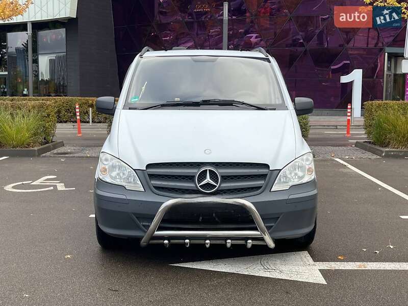 Вантажопасажирський фургон Mercedes-Benz Vito 2010 в Києві