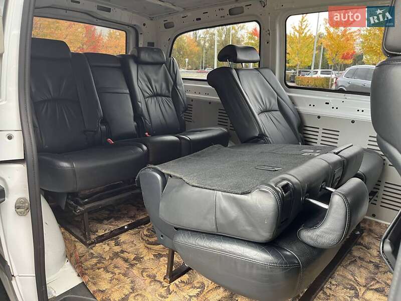 Вантажопасажирський фургон Mercedes-Benz Vito 2010 в Києві