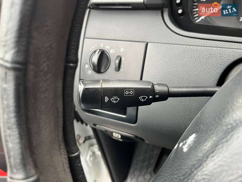 Вантажопасажирський фургон Mercedes-Benz Vito 2010 в Києві