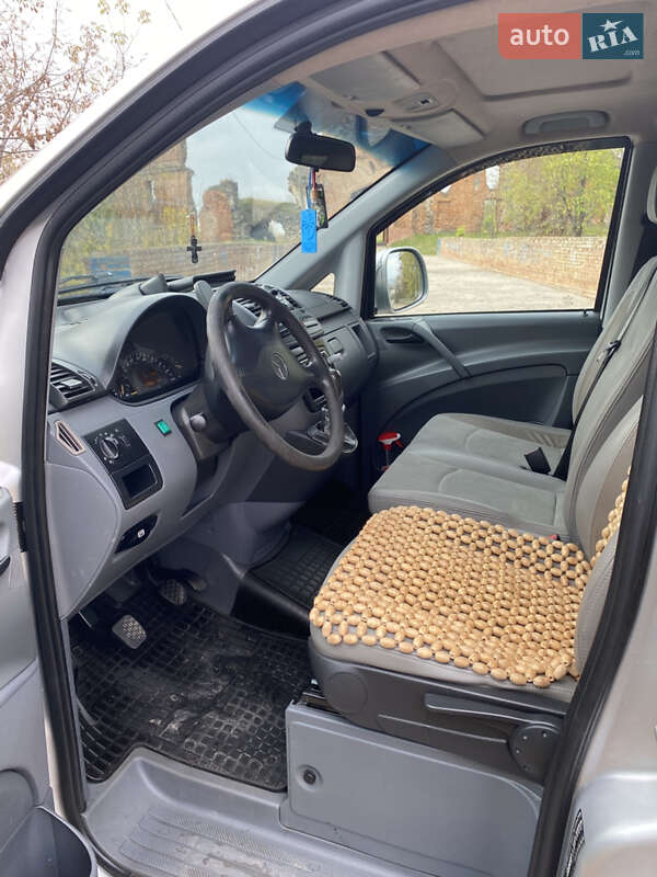 Минивэн Mercedes-Benz Vito 2006 в Корце