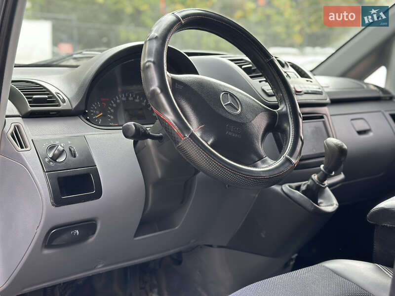 Грузовой фургон Mercedes-Benz Vito 2004 в Львове