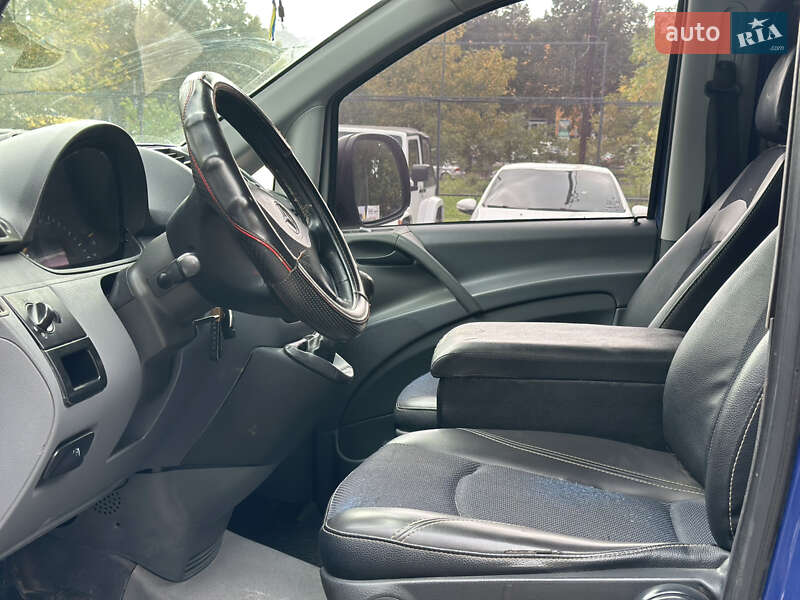 Грузовой фургон Mercedes-Benz Vito 2004 в Львове