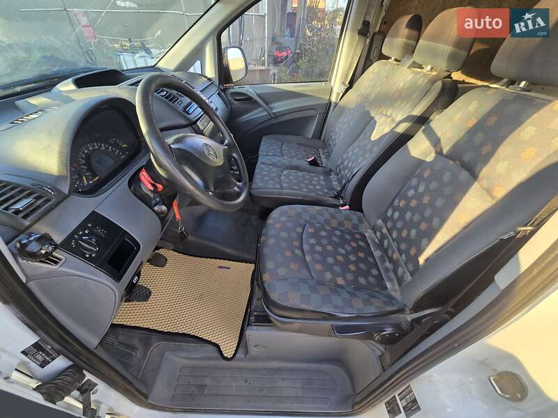 Вантажний фургон Mercedes-Benz Vito 2006 в Первомайську
