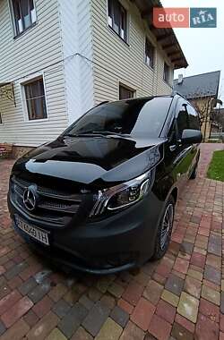 Мінівен Mercedes-Benz Vito 2015 в Яремчі