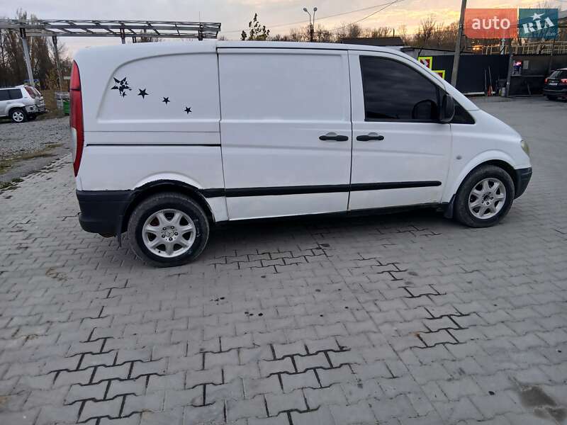 Грузовой фургон Mercedes-Benz Vito 2005 в Хотине