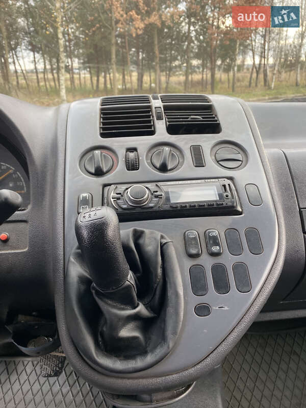 Минивэн Mercedes-Benz Vito 2001 в Вараше