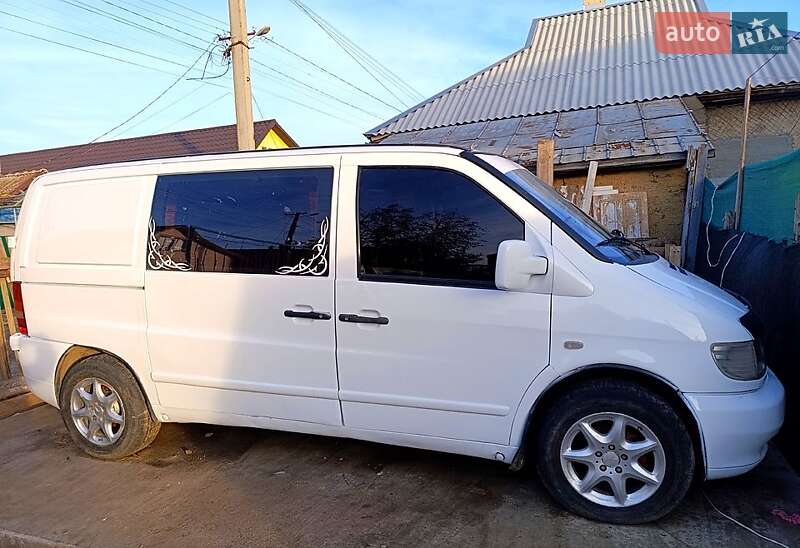 Вантажопасажирський фургон Mercedes-Benz Vito 1999 в Ізмаїлі