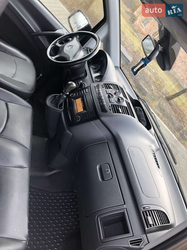 Грузовой фургон Mercedes-Benz Vito 2010 в Черновцах