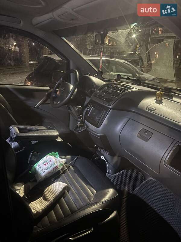 Мінівен Mercedes-Benz Vito 2004 в Кельменцях