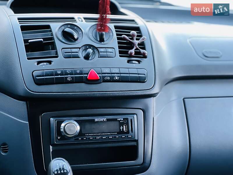 Мінівен Mercedes-Benz Vito 2005 в Чернівцях