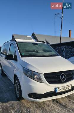 Вантажопасажирський фургон Mercedes-Benz Vito 2014 в Житомирі
