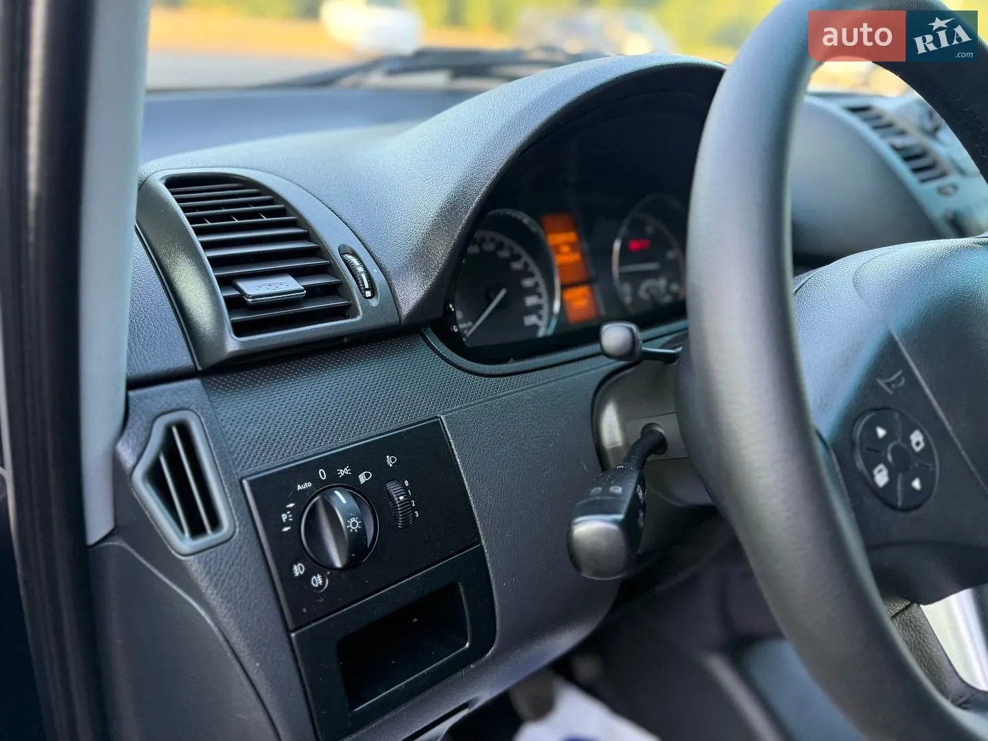 2012 Mercedes-Benz Vito - мініатюра 16