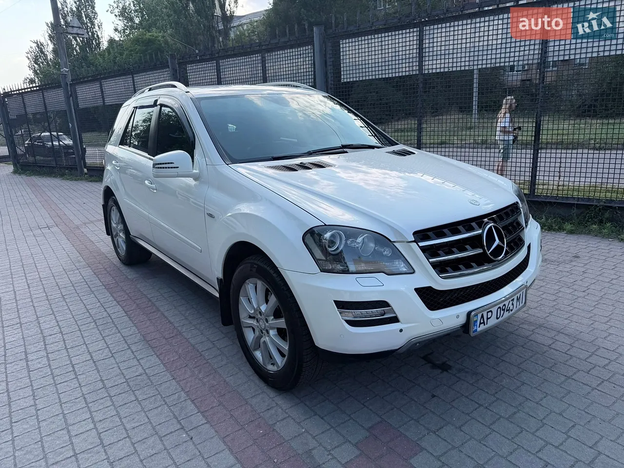 2011 Mercedes-Benz M-klasse - мініатюра 38