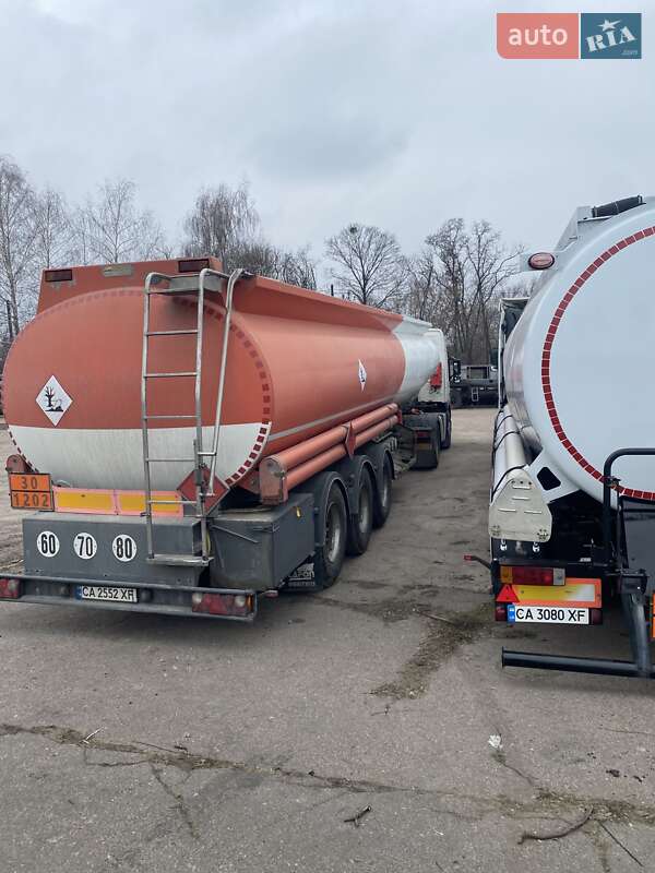 Цистерна полуприцеп Merceron М-343 SМ 2004 в Черкассах