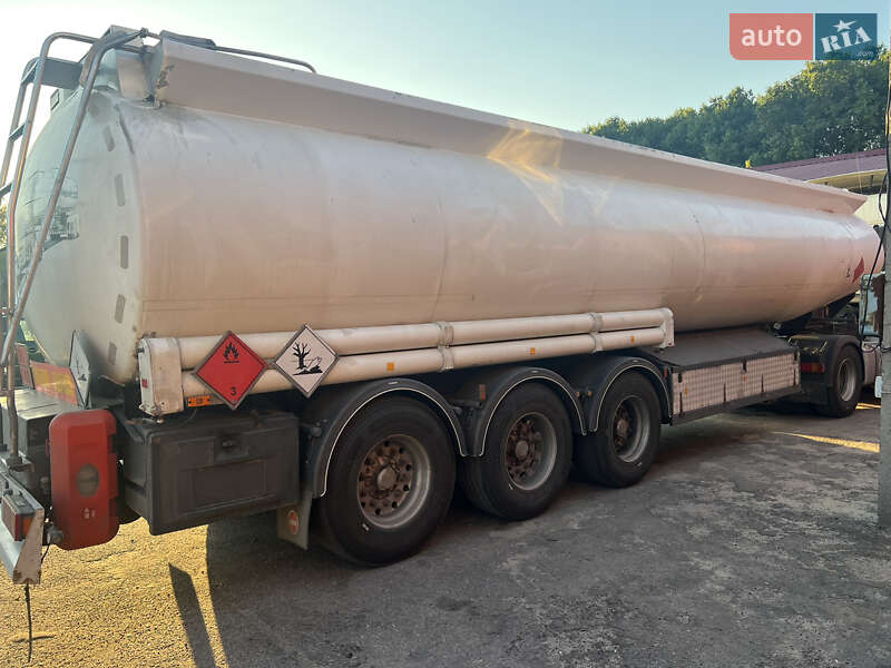 Цистерна полуприцеп Merceron М 343RDP0 2002 в Кременчуге