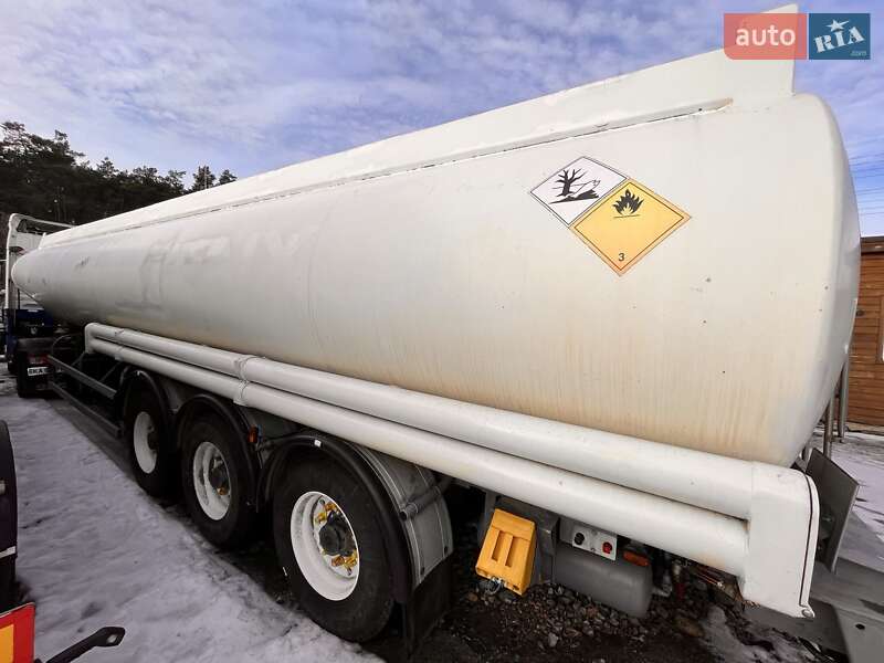 Цистерна полуприцеп Merceron М 343RDP0 1997 в Киеве