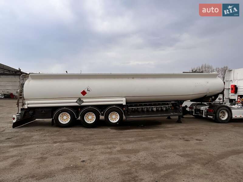 Цистерна Merceron М 343RDP0 2000 в Киеве