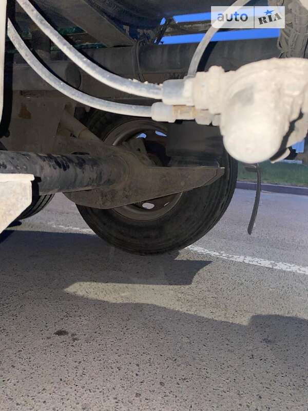 Цистерна напівпричіп Merker M 300 2002 в Рівному