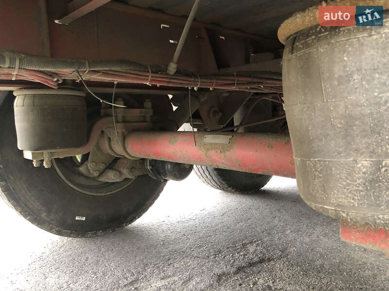 Зерновоз - полуприцеп Metaco SD 2002 в Умани