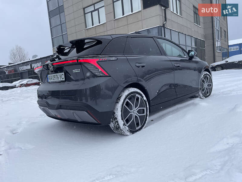 Хэтчбек MG 4 2023 в Киеве