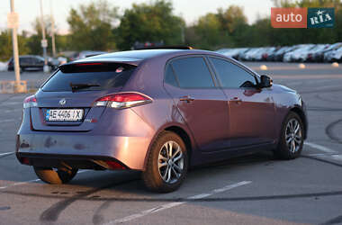 Хэтчбек MG 5 2013 в 