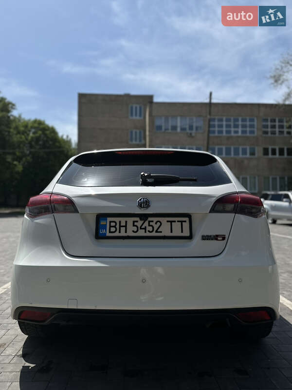 Хетчбек MG 5 2013 в Кривому Розі