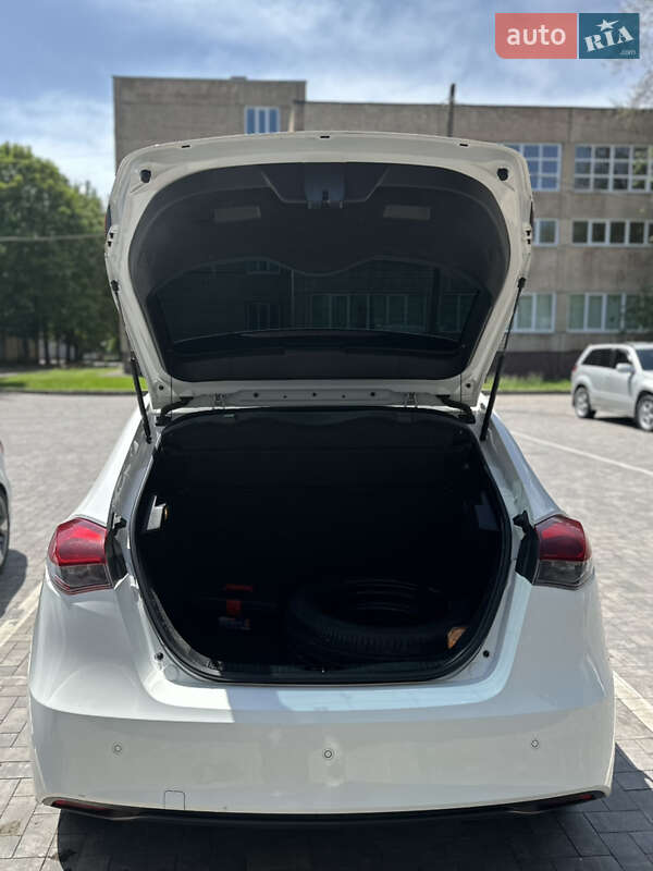 Хетчбек MG 5 2013 в Кривому Розі