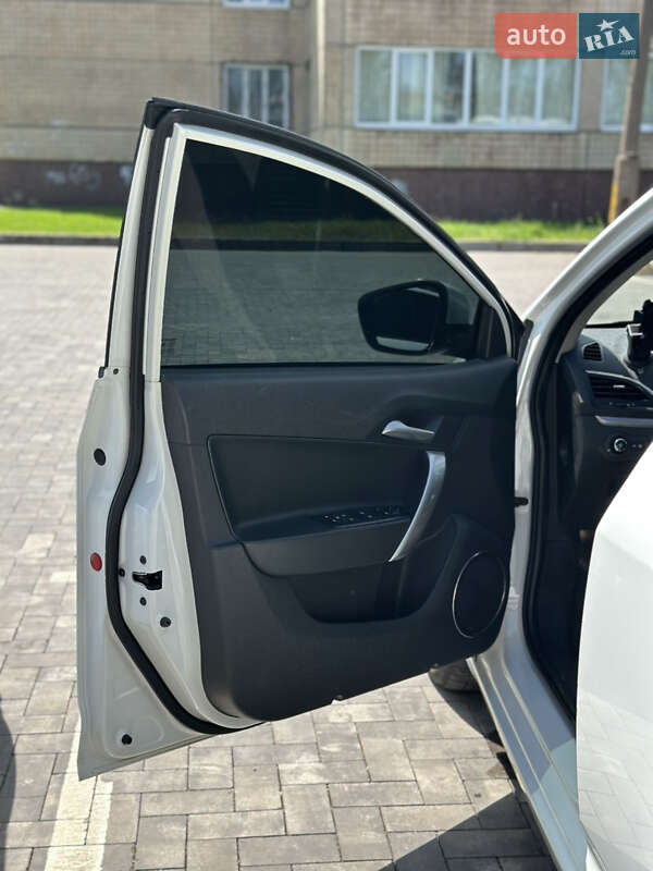 Хетчбек MG 5 2013 в Кривому Розі