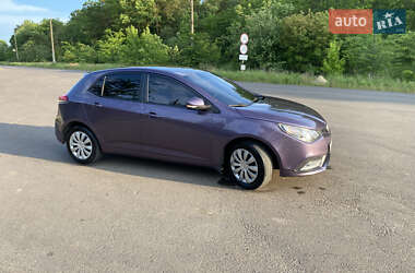 Хэтчбек MG 5 2013 в 