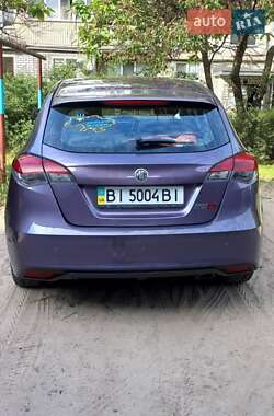 Хэтчбек MG 5 2013 в 
