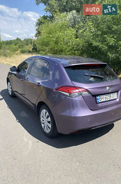 Хэтчбек MG 5 2013 в 