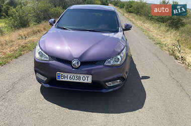 Хэтчбек MG 5 2013 в 