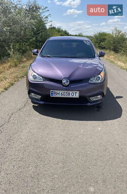 Хэтчбек MG 5 2013 в 