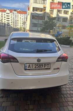 Хэтчбек MG 5 2013 в 