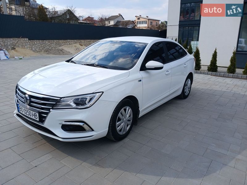 Седан MG 5 2021 в Тернополе