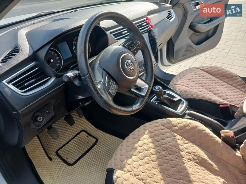 Седан MG 5 2021 в Тернополе