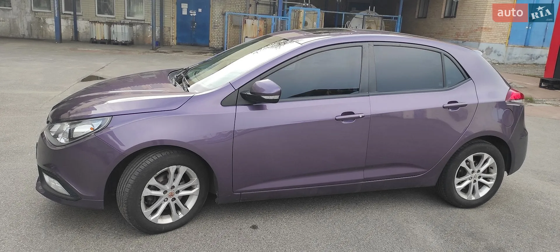 2013 MG 5 - мініатюра 12