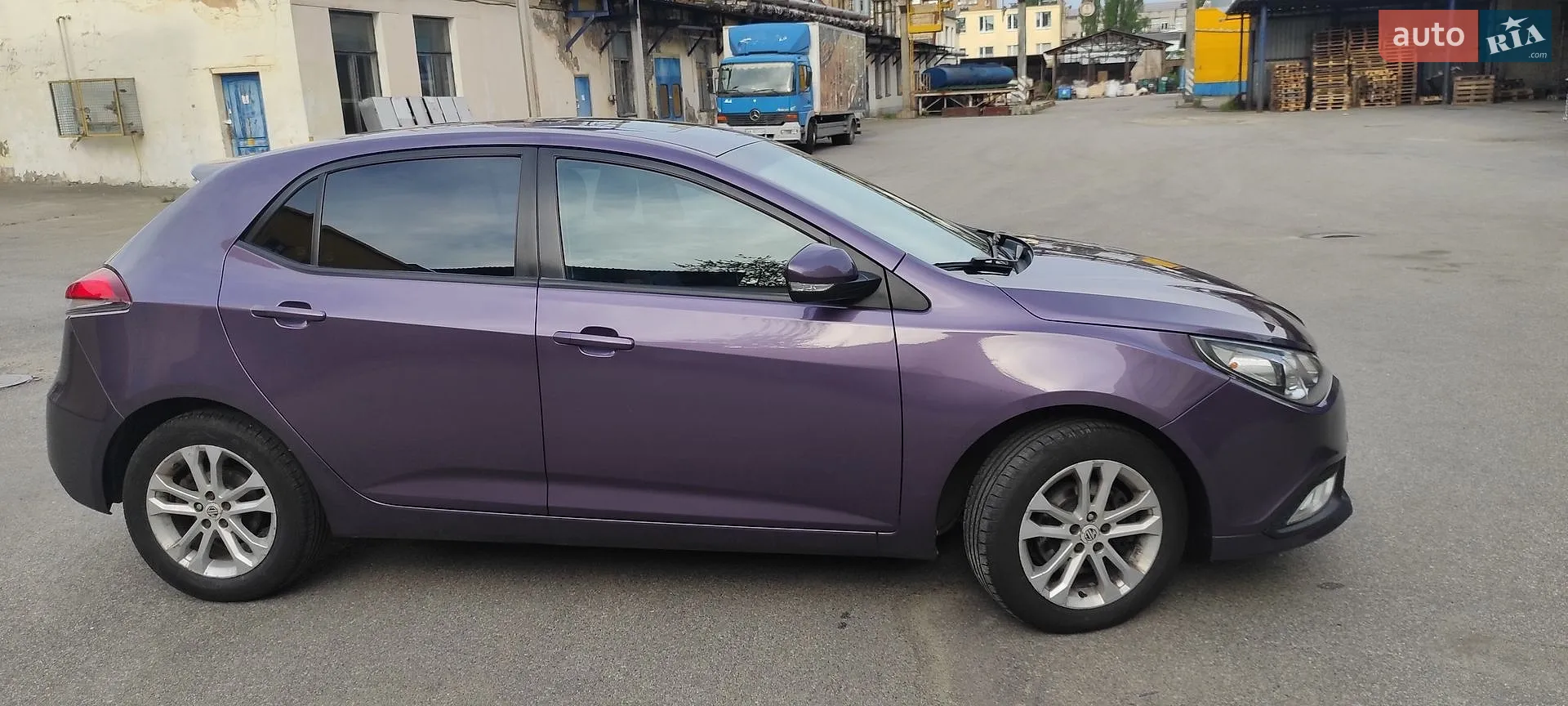 2013 MG 5 - мініатюра 13