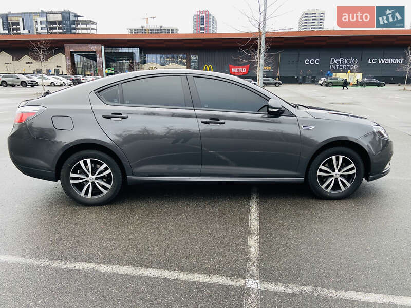 Лифтбек MG 6 2013 в Киеве фото 13 Лифтбек MG 6 2013 в Киеве