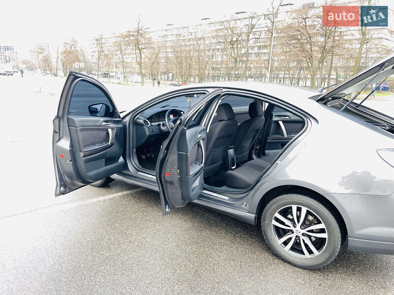 Лифтбек MG 6 2013 в Киеве фото 16 Лифтбек MG 6 2013 в Киеве