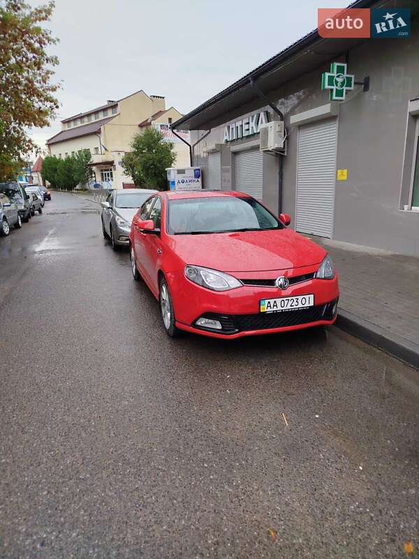 Седан MG 6 2013 в Черновцах
