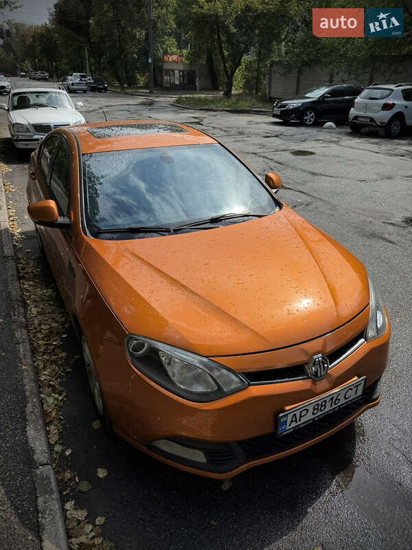MG 6 2012
