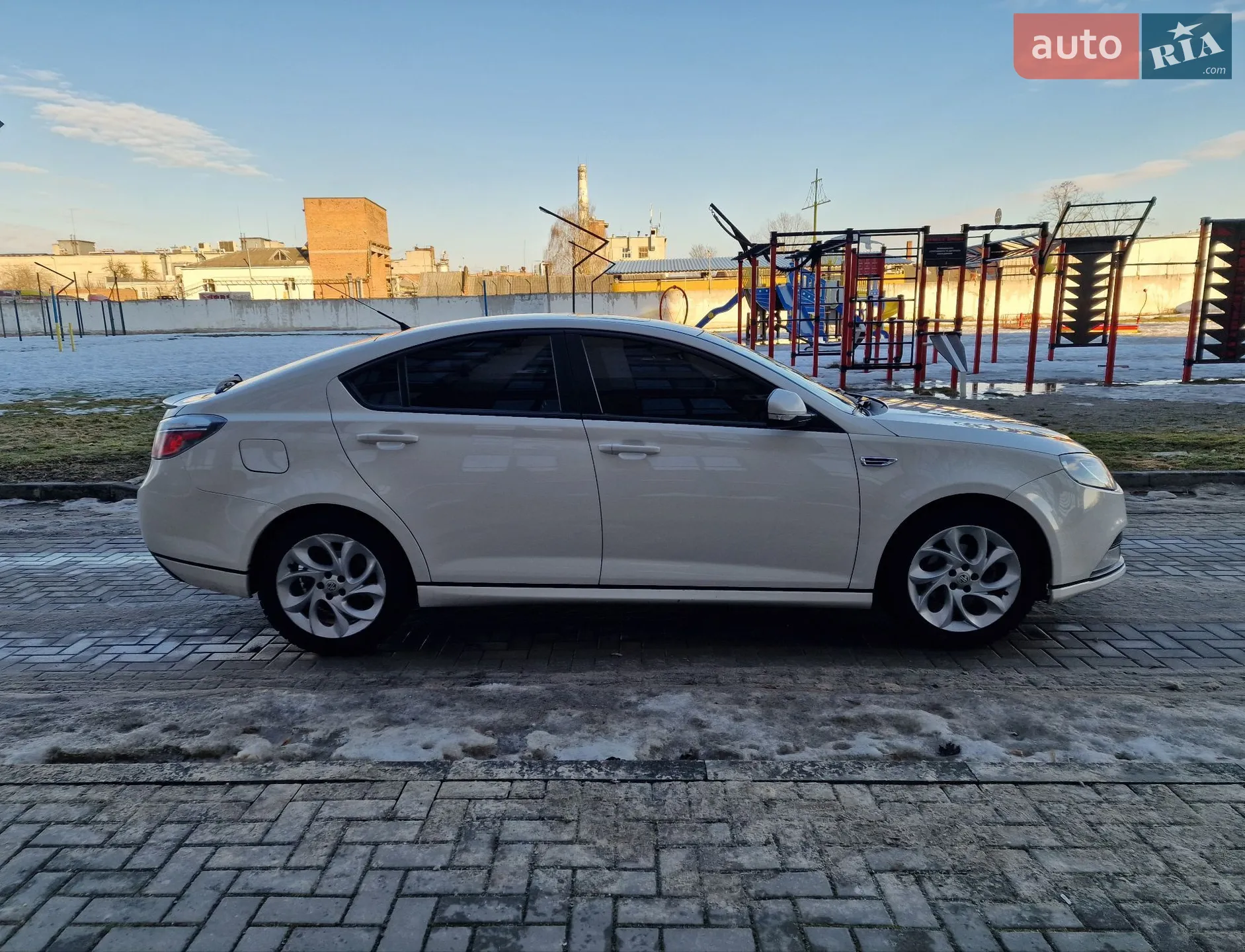 2013 MG 6 - мініатюра 6