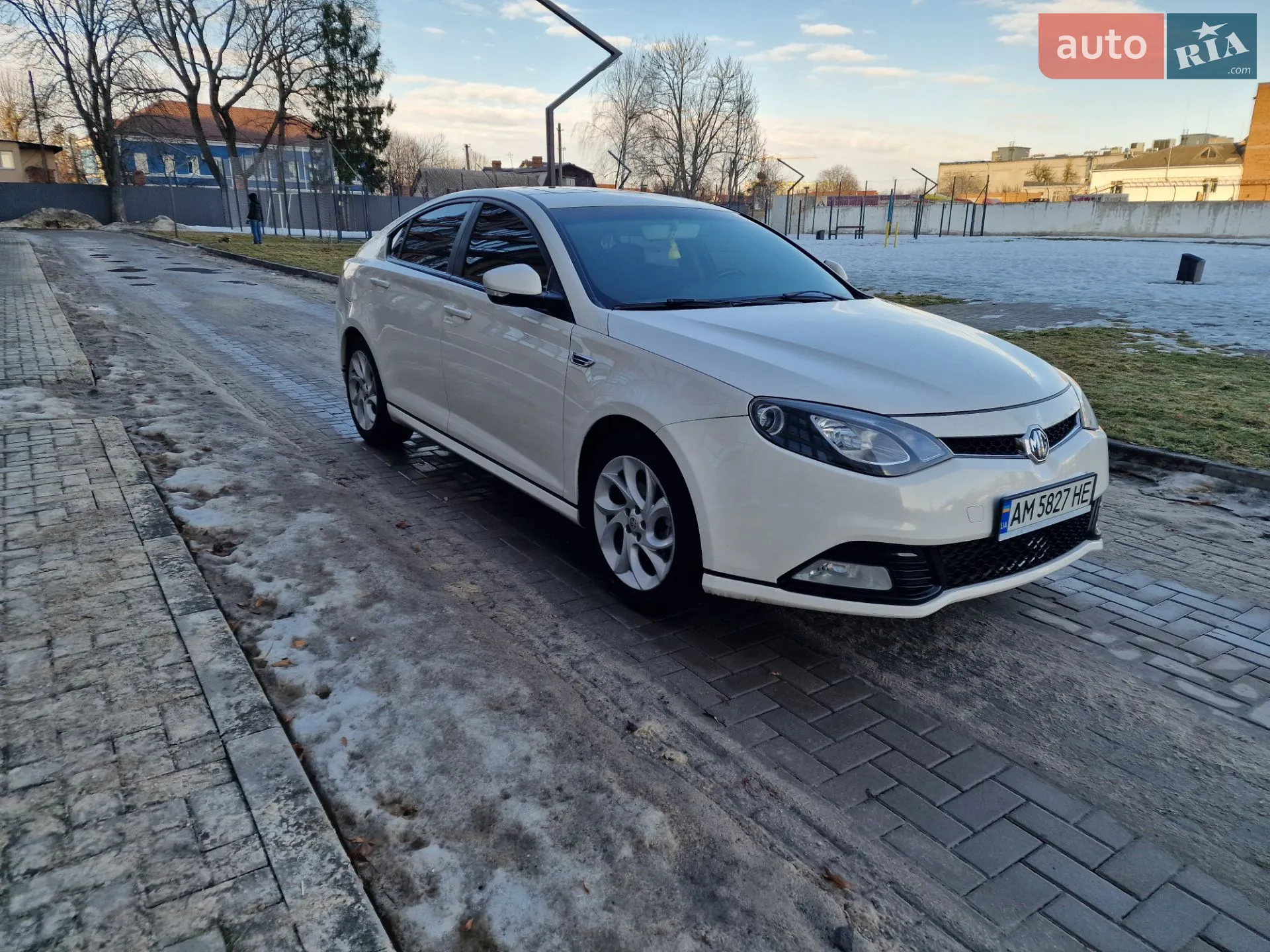 2013 MG 6 - мініатюра 3