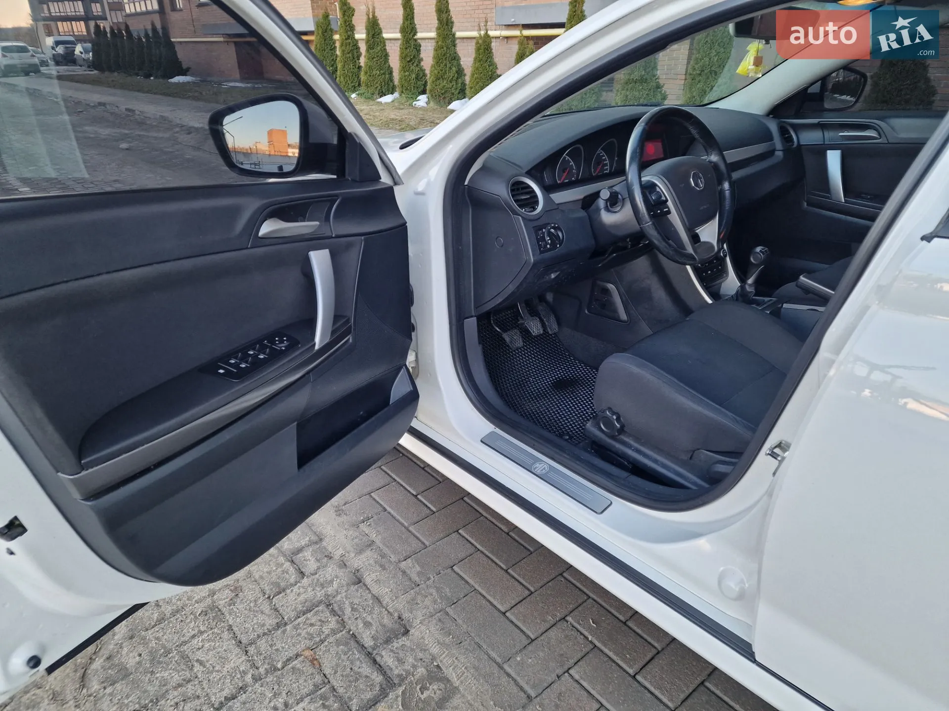 2013 MG 6 - мініатюра 12