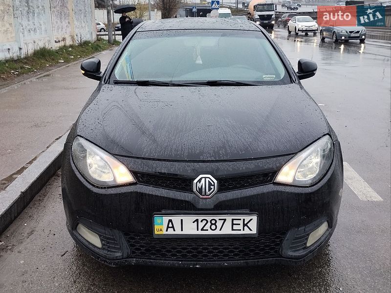 MG 6 2012
