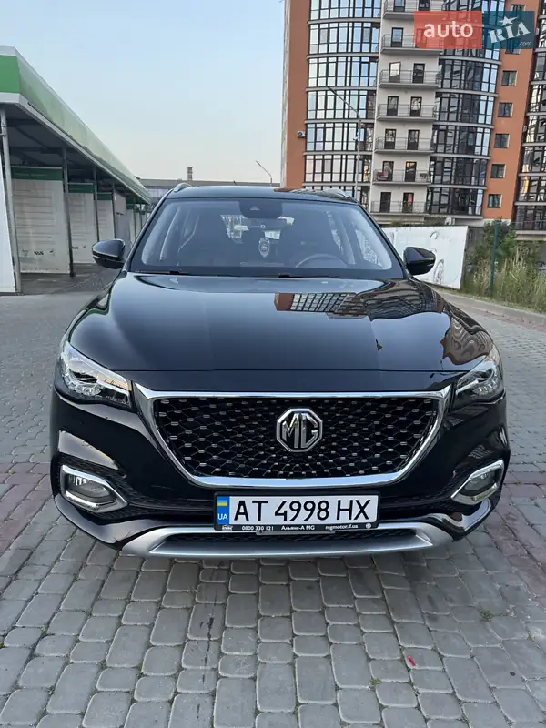 MG HS 2022