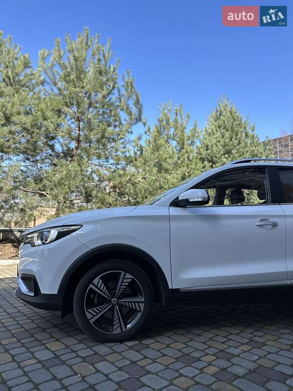 Внедорожник / Кроссовер MG ZS EV 2019 в Днепре
