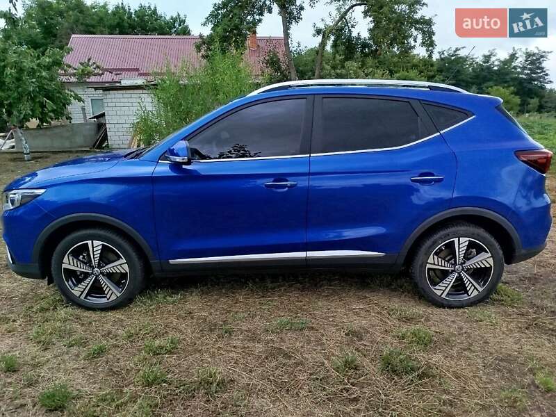 Внедорожник / Кроссовер MG ZS EV 2020 в Киеве